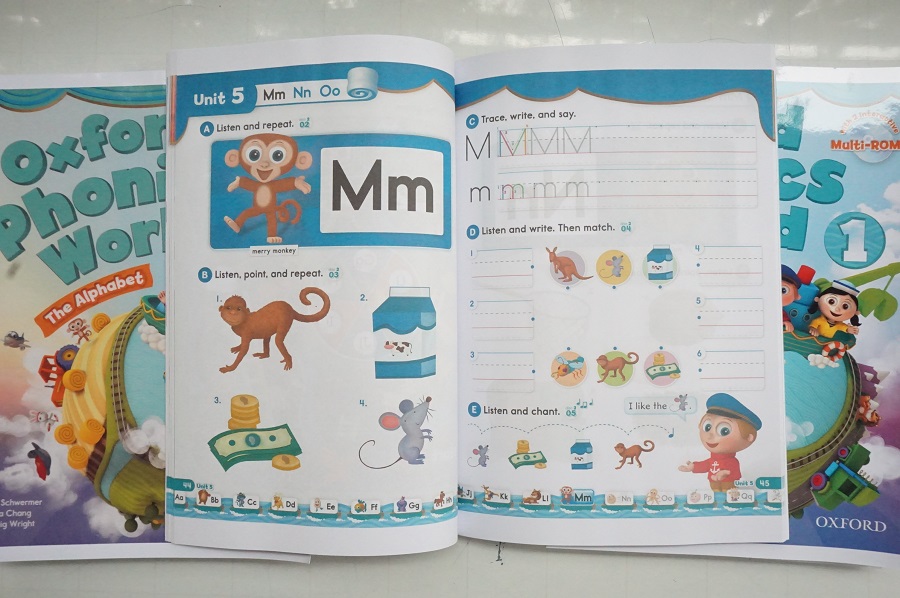 Oxford Phonics World 1 Student Book 10